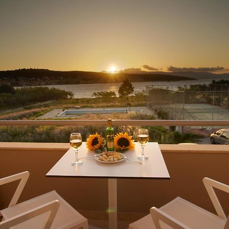 Gliving365 Capital Apartment Argostoli  Bagian luar foto