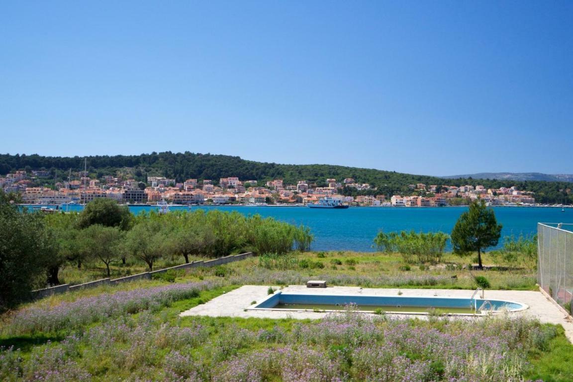 Gliving365 Capital Apartment Argostoli  Bagian luar foto