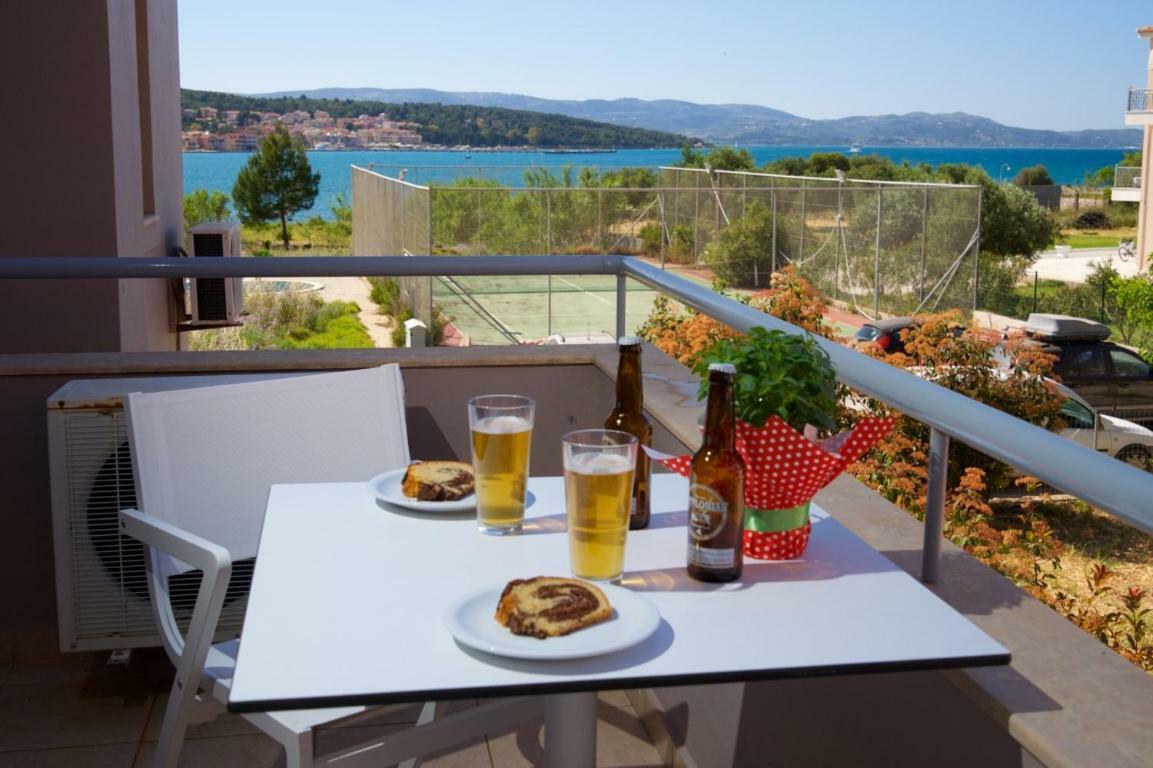 Gliving365 Capital Apartment Argostoli  Bagian luar foto